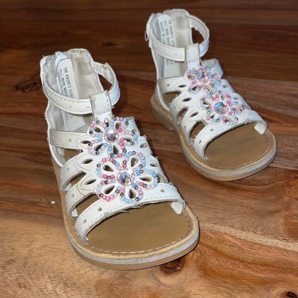 Cute White Toddler Sugar Sandals Size 5